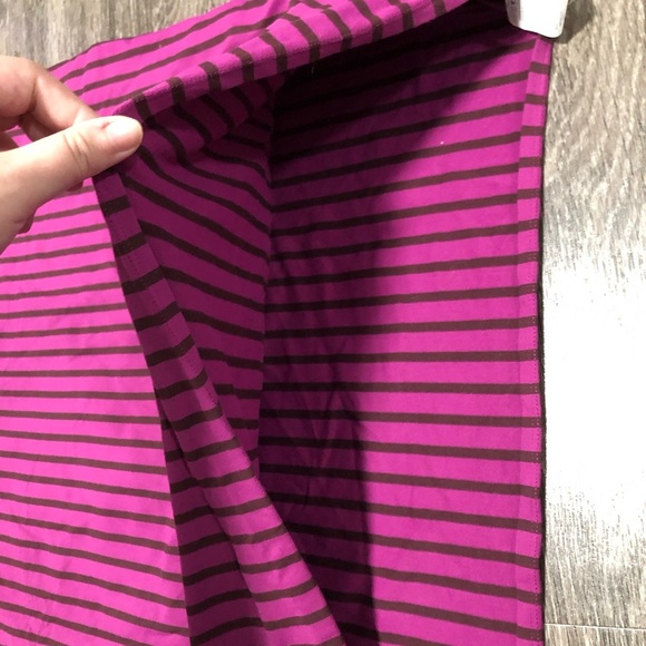 RARE Lululemon Vinyasa Scarf in Raspberry Glo/Dark Stripes - Picture 4 of 6